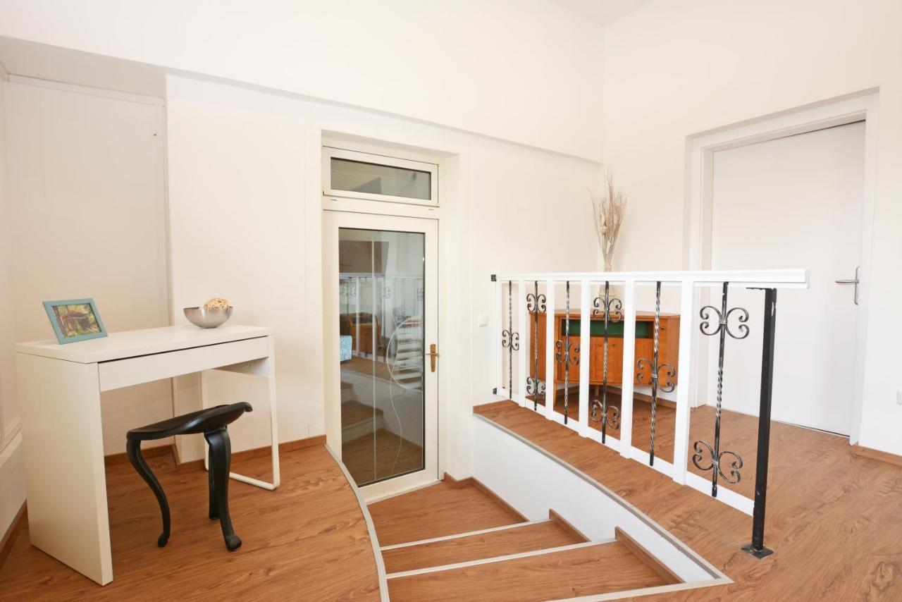 Alpenblick - Modernes Und Grosszuegiges Apartment Villach Exterior foto